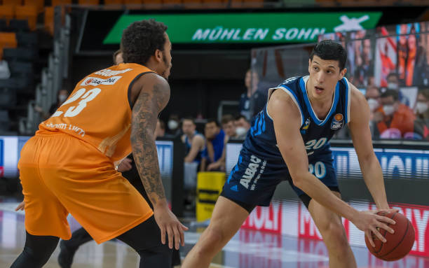 更是看点满 更是看点满